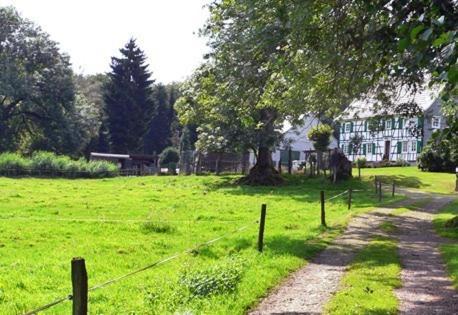 Hotel Zur Eich Wermelskirchen Exterior photo